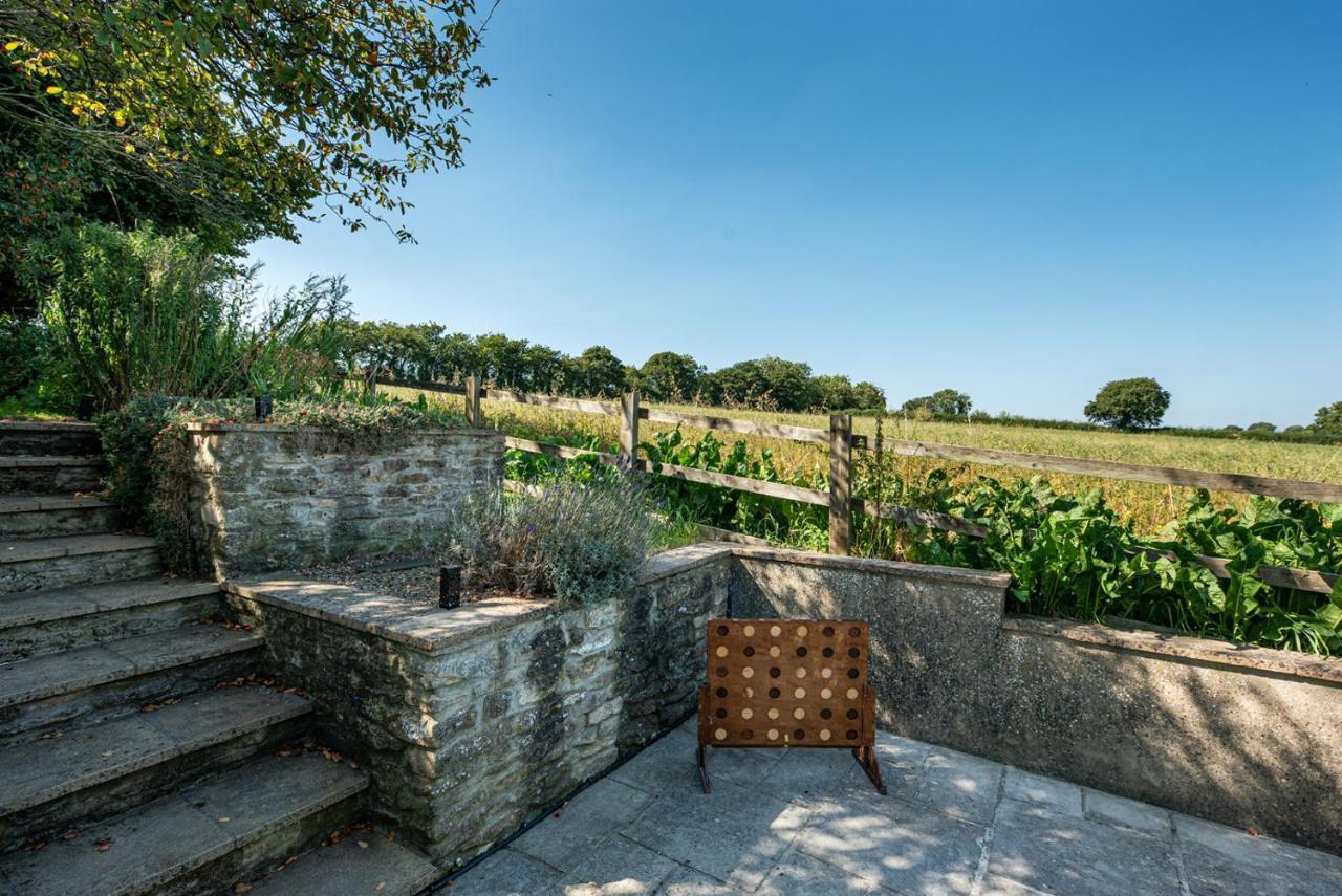 Wisteria View With Hottub & Cabin Sleeps 20 Chippenham  Bagian luar foto