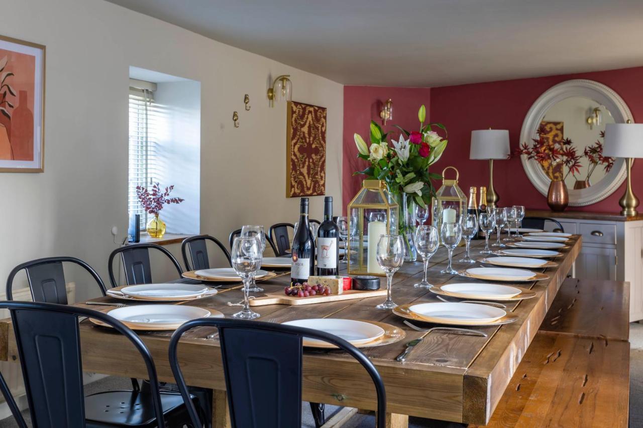 Wisteria View With Hottub & Cabin Sleeps 20 Chippenham  Bagian luar foto