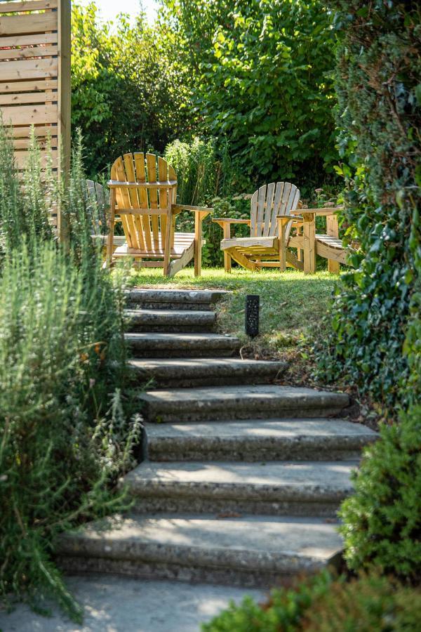 Wisteria View With Hottub & Cabin Sleeps 20 Chippenham  Bagian luar foto