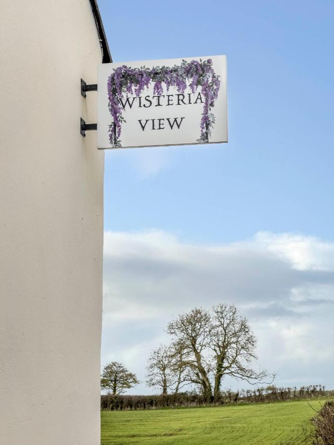 Wisteria View With Hottub & Cabin Sleeps 20 Chippenham  Bagian luar foto