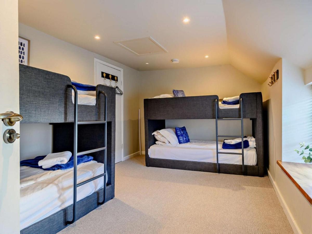 Wisteria View With Hottub & Cabin Sleeps 20 Chippenham  Bagian luar foto